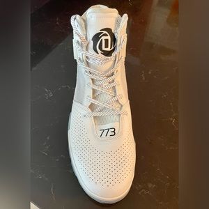 Men’s Adidas D Rose 773 bounce sneaker